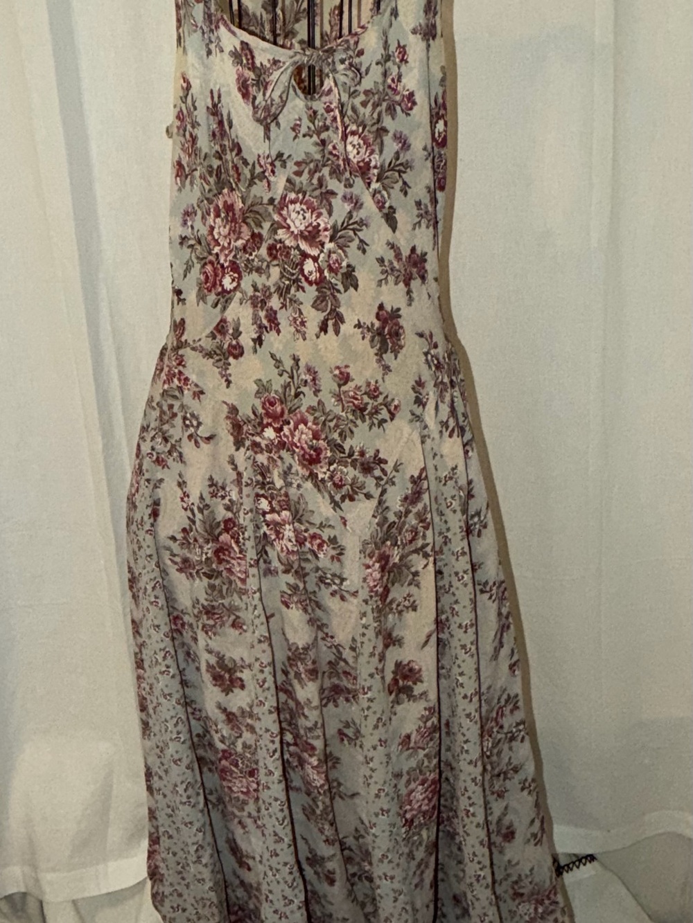 Nostalgia Floral Maxi Dress in Cream and Rose. Large